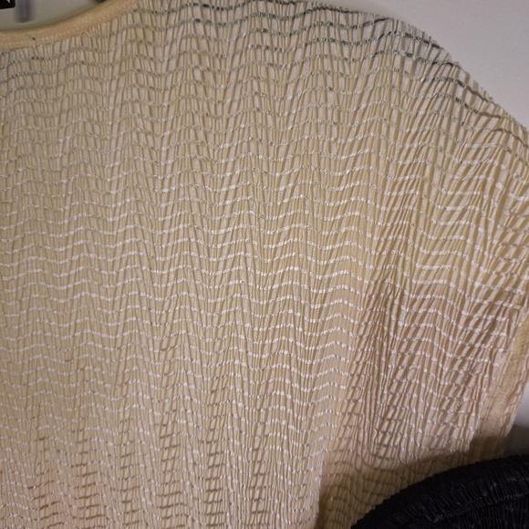 Elementz Tops Size Med & 1 Size L black (3 Tops) - Picture 4 of 7